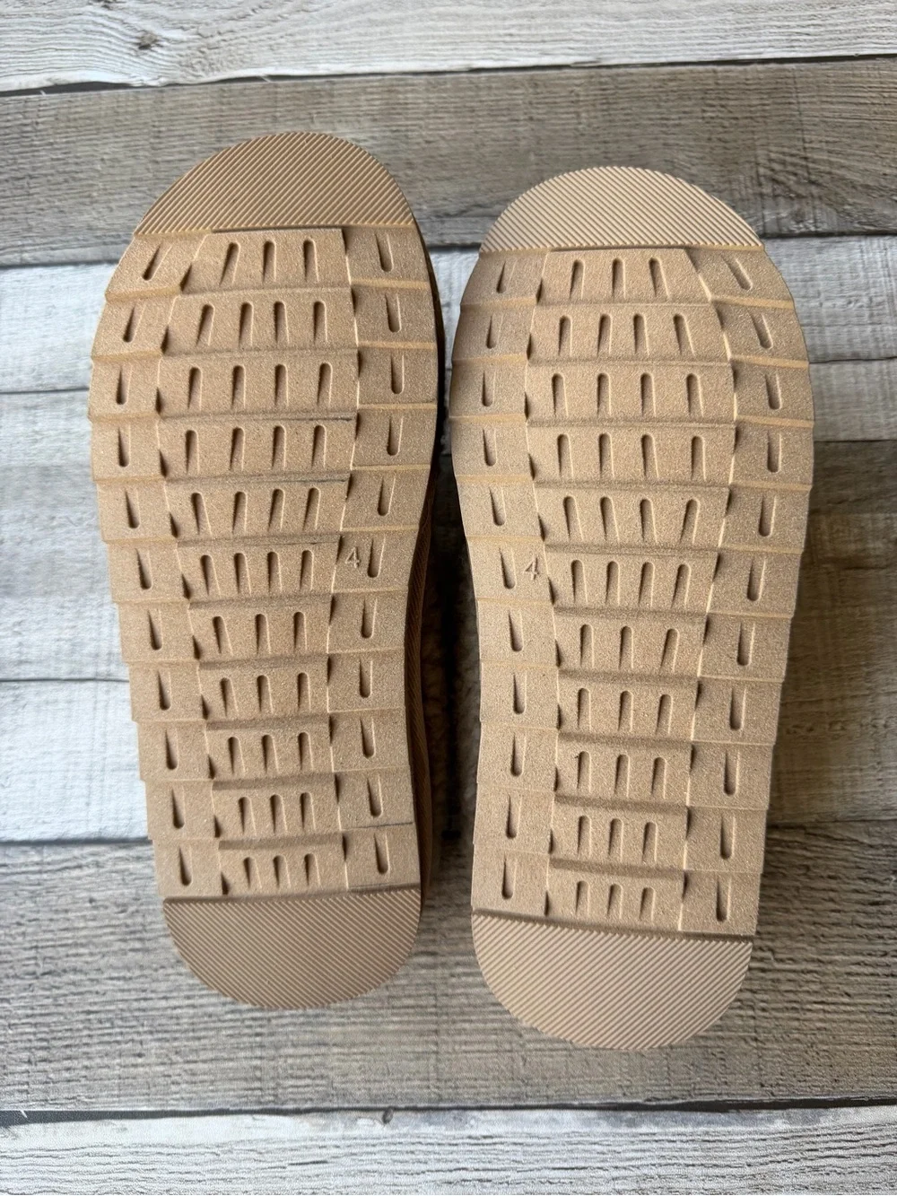 MIA Girls Brown Sherpa Slippers Size 4M NWT Cozy Faux Fur House Shoes